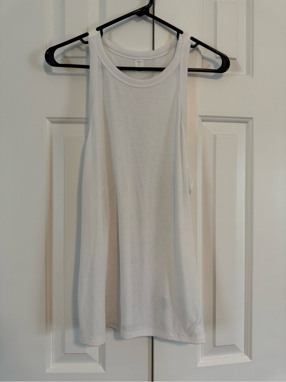 Old Navy UltraLite Racerback Rib-Knit Performance Tank - Picture 7 of 9